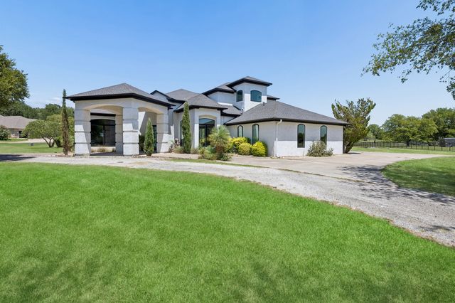 4024 Silver Creek Road, Fort Worth, TX 76108