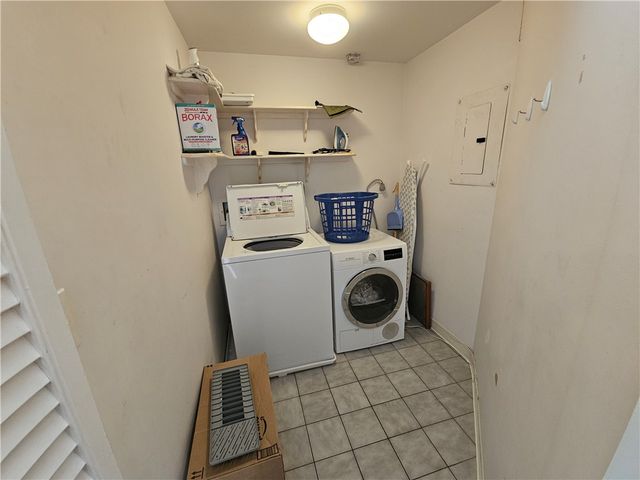364 BELLEVUE Avenue W-201-S, Newport, RI 02840