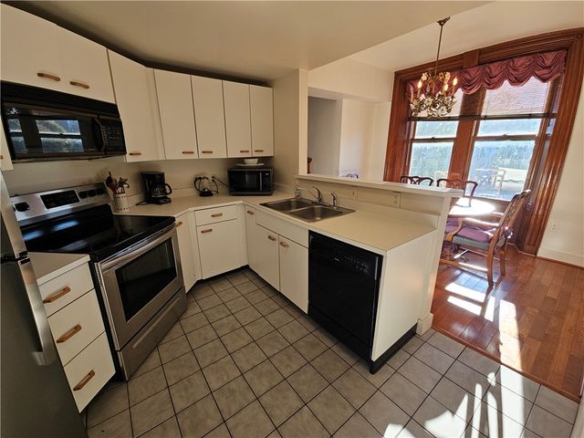 364 BELLEVUE Avenue W-201-S, Newport, RI 02840