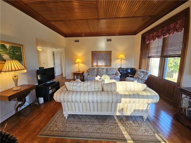 364 BELLEVUE Avenue W-201-S, Newport, RI 02840