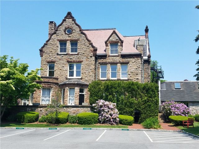 364 BELLEVUE Avenue W-201-S, Newport, RI 02840