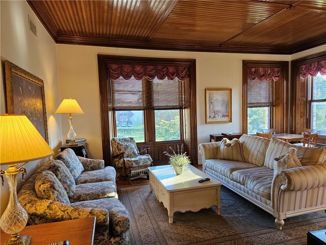 364 BELLEVUE Avenue W-201-S, Newport, RI 02840