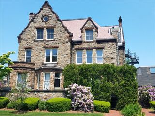 364 BELLEVUE Avenue W-201-S, Newport, RI 02840
