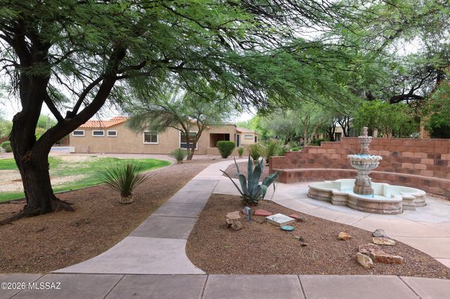 679 W Aspenwood Street, Green Valley, AZ 85614
