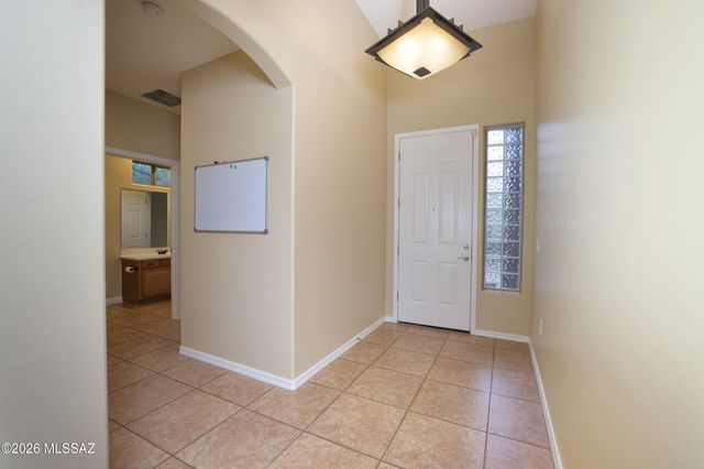 679 W Aspenwood Street, Green Valley, AZ 85614