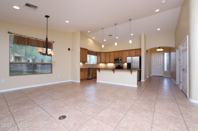 679 W Aspenwood Street, Green Valley, AZ 85614
