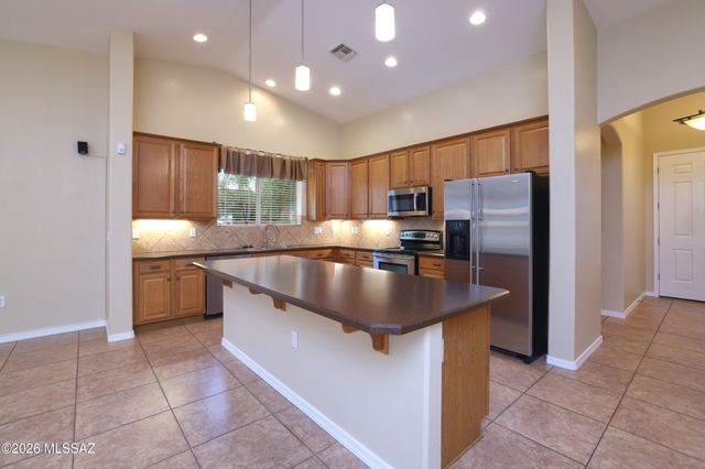 679 W Aspenwood Street, Green Valley, AZ 85614