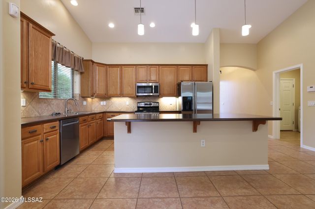 679 W Aspenwood Street, Green Valley, AZ 85614