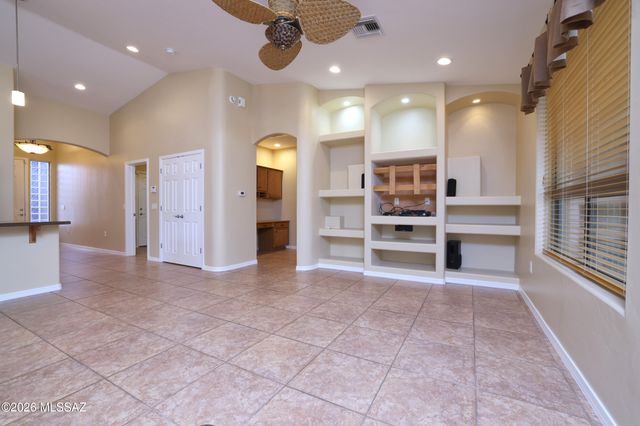 679 W Aspenwood Street, Green Valley, AZ 85614