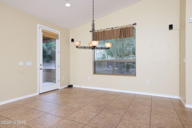 679 W Aspenwood Street, Green Valley, AZ 85614