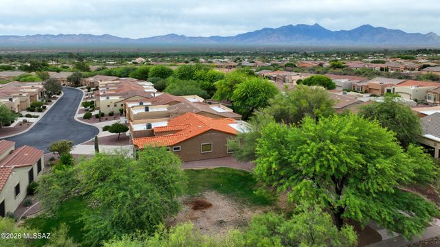 679 W Aspenwood Street, Green Valley, AZ 85614