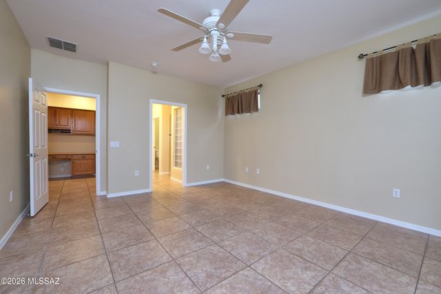679 W Aspenwood Street, Green Valley, AZ 85614