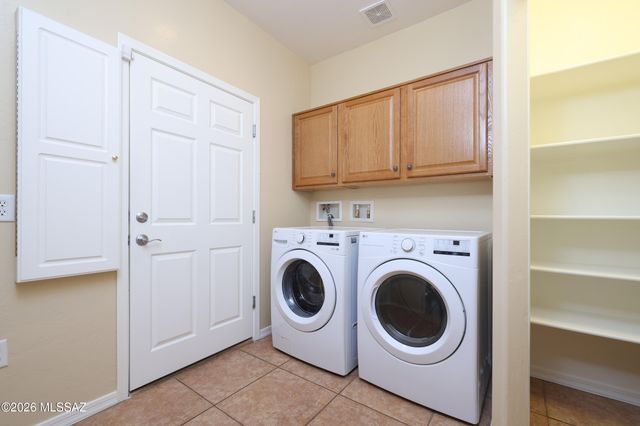 679 W Aspenwood Street, Green Valley, AZ 85614