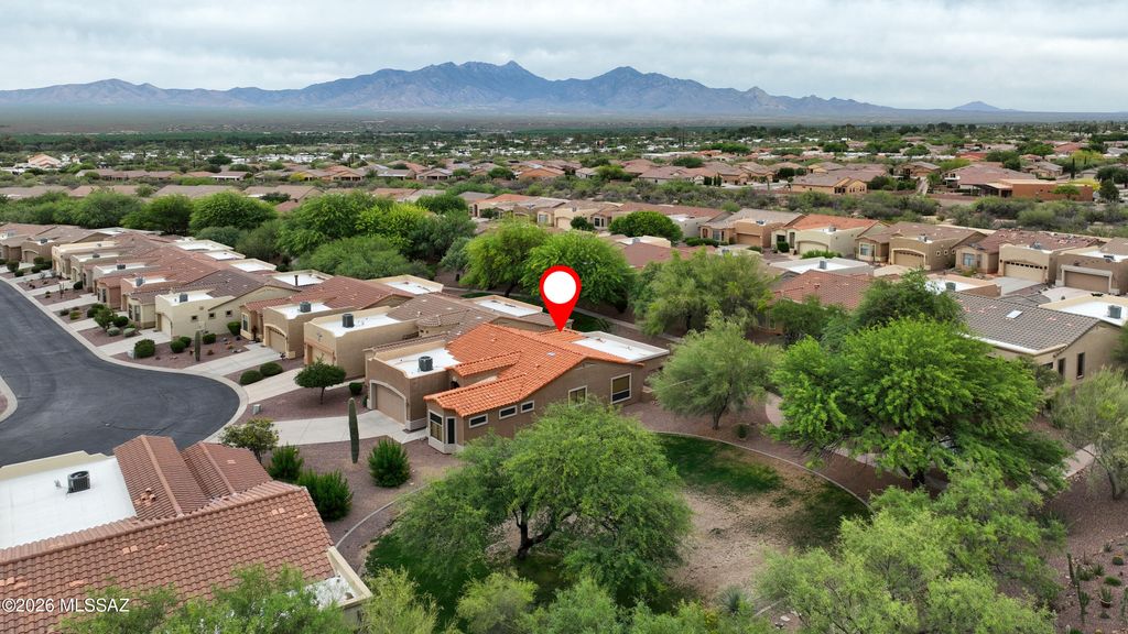 679 W Aspenwood Street, Green Valley, AZ 85614