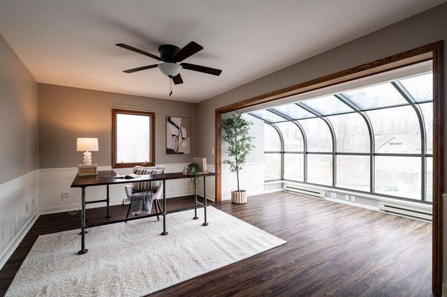2000 W Woodbury LANE, Glendale, WI 53209