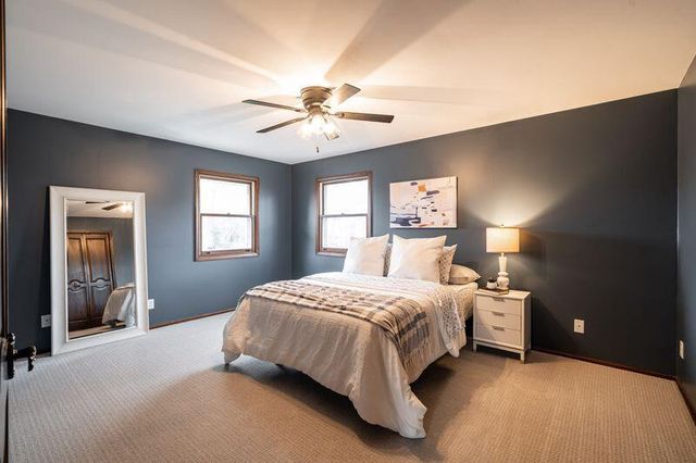 2000 W Woodbury LANE, Glendale, WI 53209