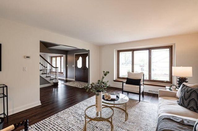2000 W Woodbury LANE, Glendale, WI 53209