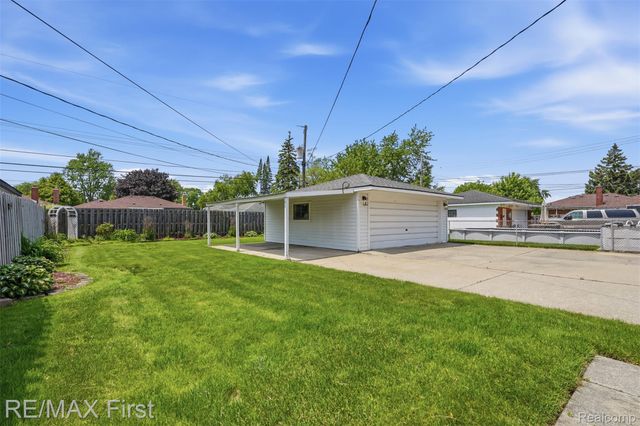 26419 Princeton Street, St. Clair Shores, MI 48081