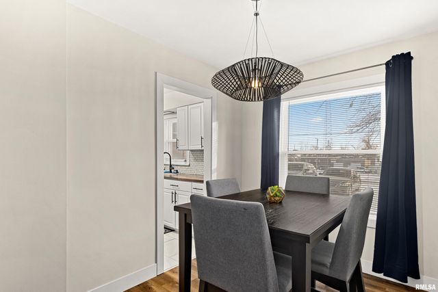 1226 E HINES Avenue, Peoria Heights, IL 61616