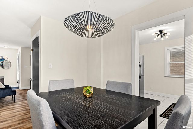 1226 E HINES Avenue, Peoria Heights, IL 61616