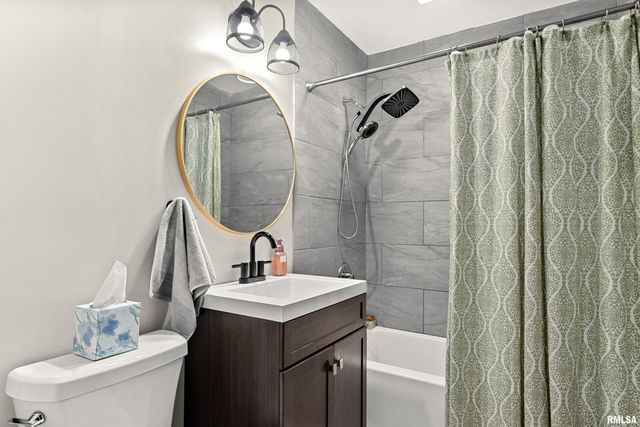 1226 E HINES Avenue, Peoria Heights, IL 61616