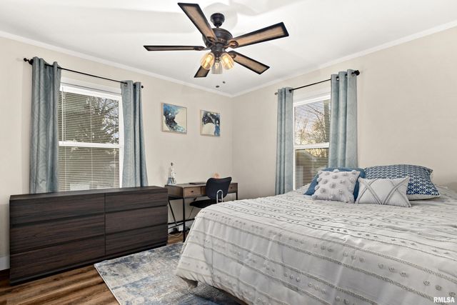 1226 E HINES Avenue, Peoria Heights, IL 61616