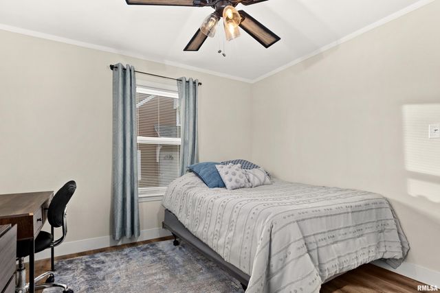 1226 E HINES Avenue, Peoria Heights, IL 61616