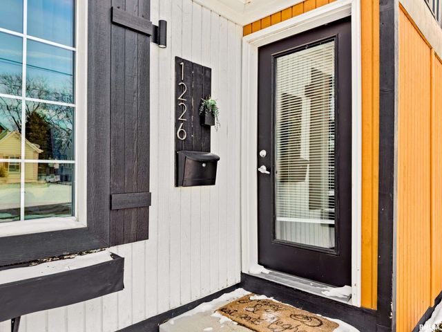 1226 E HINES Avenue, Peoria Heights, IL 61616