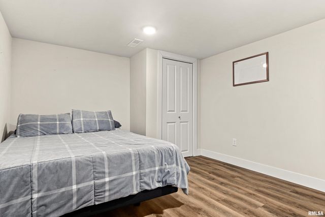 1226 E HINES Avenue, Peoria Heights, IL 61616