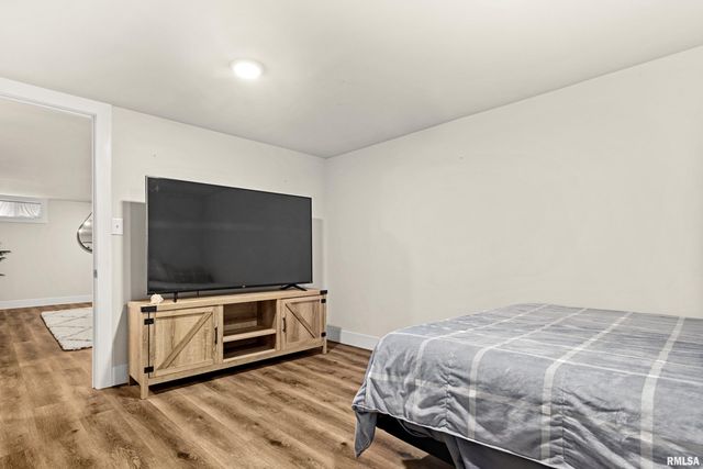 1226 E HINES Avenue, Peoria Heights, IL 61616