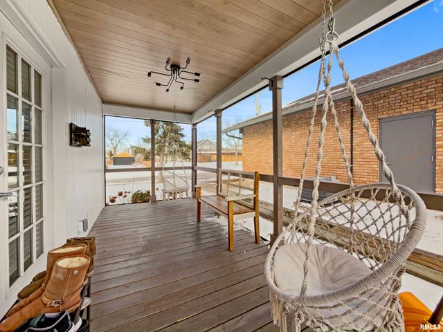 1226 E HINES Avenue, Peoria Heights, IL 61616