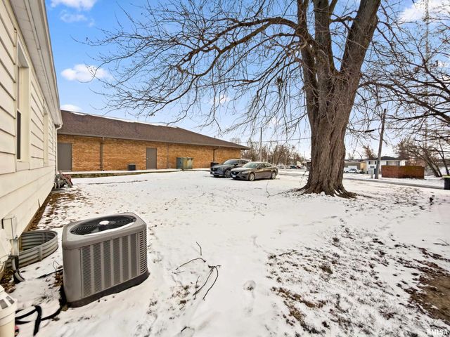 1226 E HINES Avenue, Peoria Heights, IL 61616