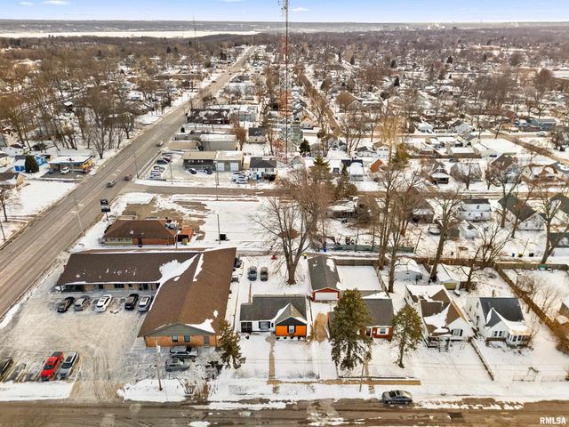 1226 E HINES Avenue, Peoria Heights, IL 61616