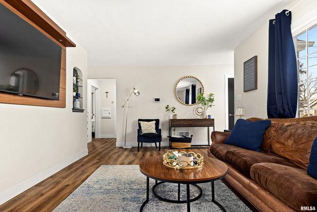 1226 E HINES Avenue, Peoria Heights, IL 61616