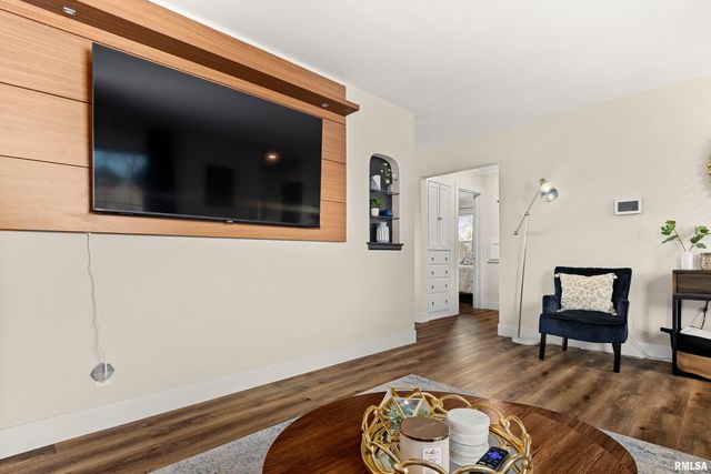 1226 E HINES Avenue, Peoria Heights, IL 61616