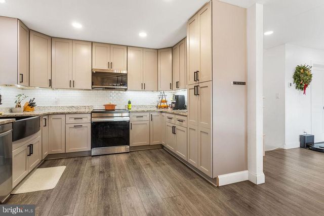 2276 RIDGE RD, York, PA 17406