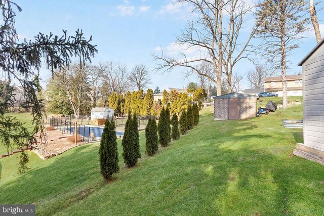 2276 RIDGE RD, York, PA 17406