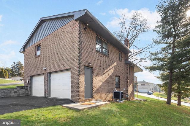 2276 RIDGE RD, York, PA 17406