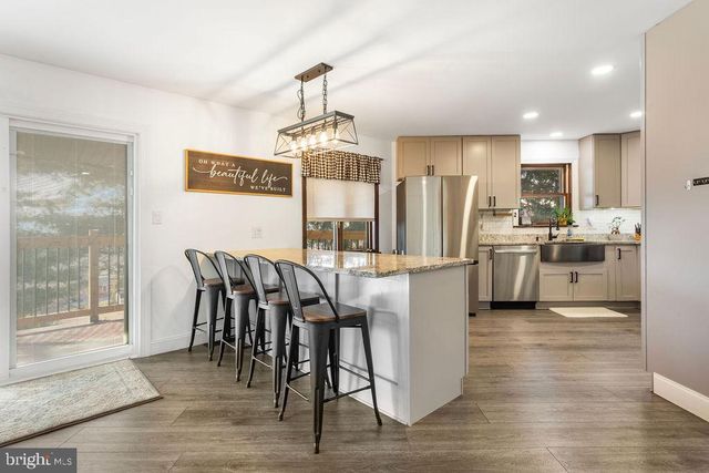 2276 RIDGE RD, York, PA 17406