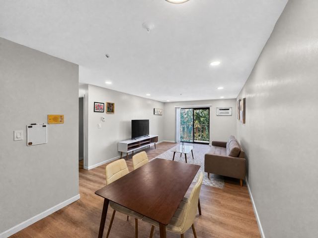100 Grand View Ave 7B, Quincy, MA 02170