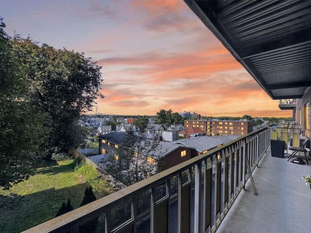 100 Grand View Ave 7B, Quincy, MA 02170
