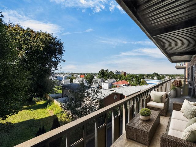 100 Grand View Ave 7B, Quincy, MA 02170