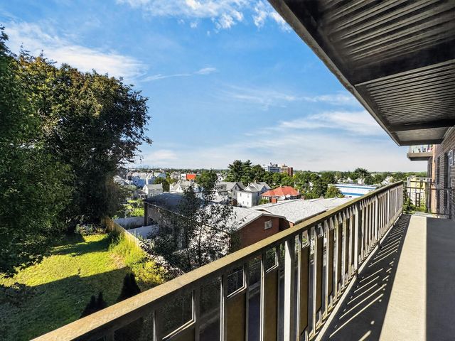 100 Grand View Ave 7B, Quincy, MA 02170