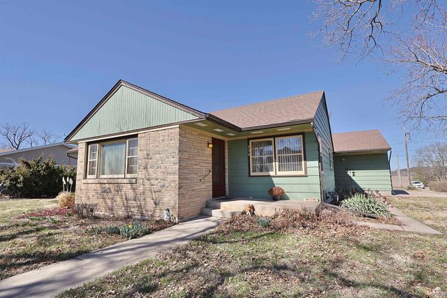 236 E Walnut Street, Waterville, KS 66548