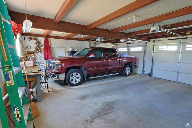 236 E Walnut Street, Waterville, KS 66548