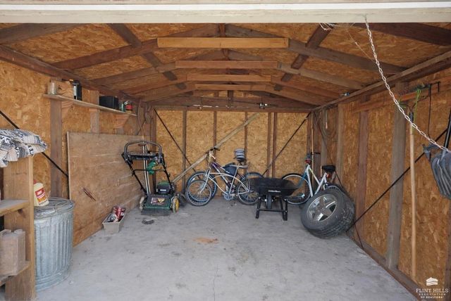 236 E Walnut Street, Waterville, KS 66548