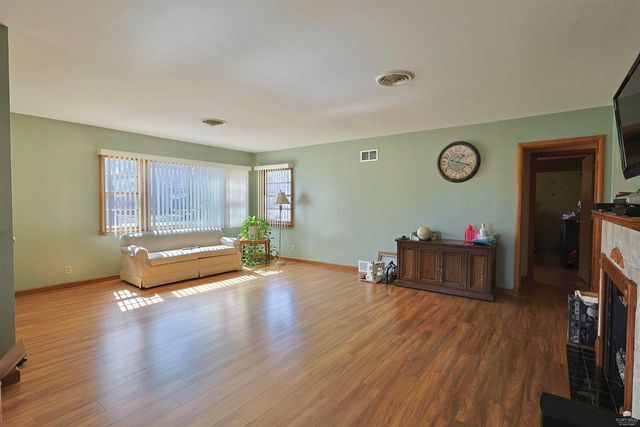 236 E Walnut Street, Waterville, KS 66548