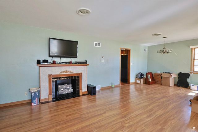 236 E Walnut Street, Waterville, KS 66548