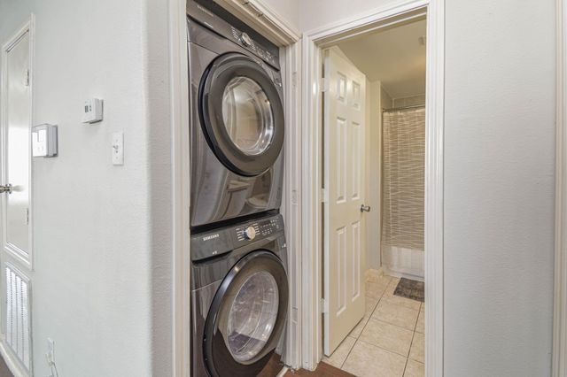 6289 Wilcrest Drive 5203, Houston, TX 77072