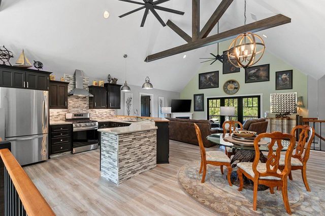 5107 ACHATES COURT, De Pere, WI 54115